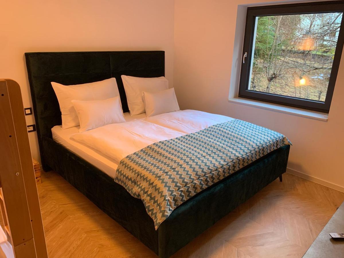 Pine Tree Holiday House Gozd Martuljek Buitenkant foto